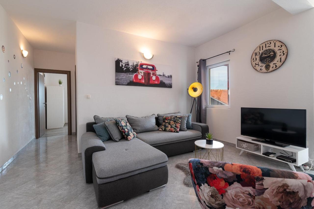 טרוגיר Holiday Villa Nostra מראה חיצוני תמונה