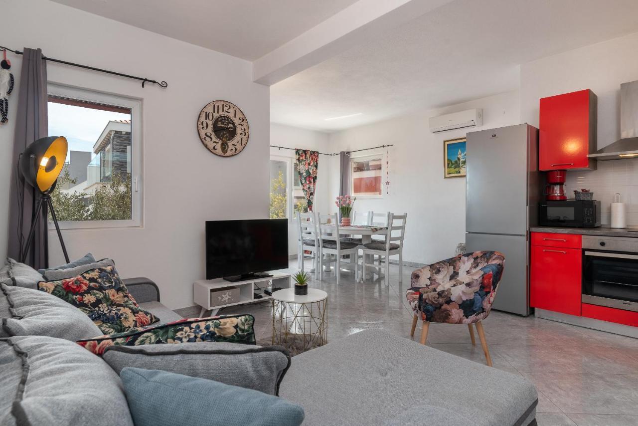 טרוגיר Holiday Villa Nostra מראה חיצוני תמונה