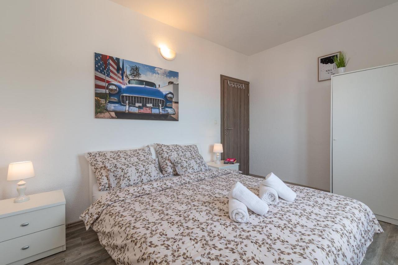 טרוגיר Holiday Villa Nostra מראה חיצוני תמונה