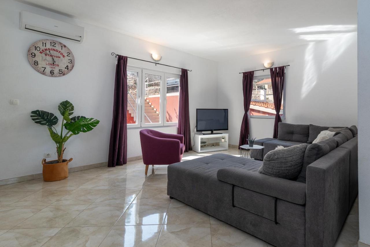 טרוגיר Holiday Villa Nostra מראה חיצוני תמונה