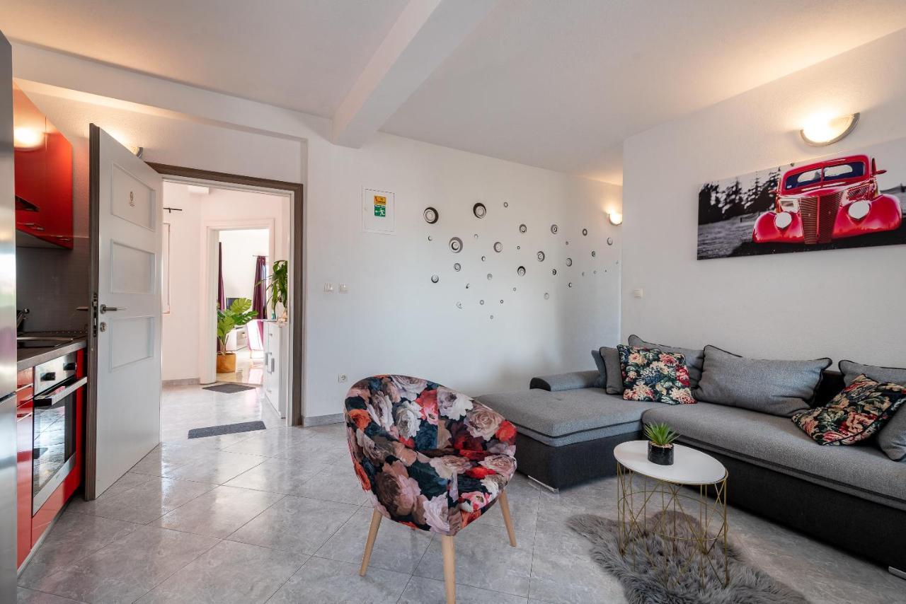 טרוגיר Holiday Villa Nostra מראה חיצוני תמונה